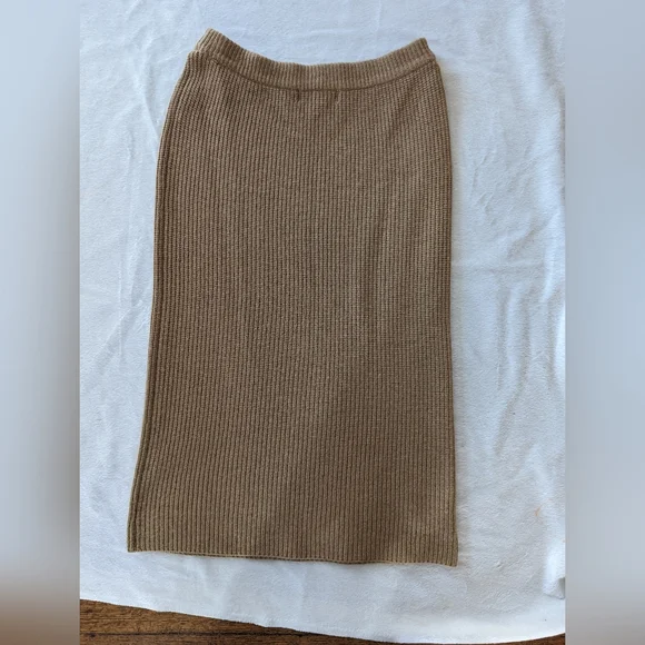 Vintage Christian Dior Tan Lambswool Midi Skirt - Picture 4 of 9